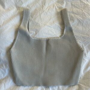 Women’s aritzia sculpted tank